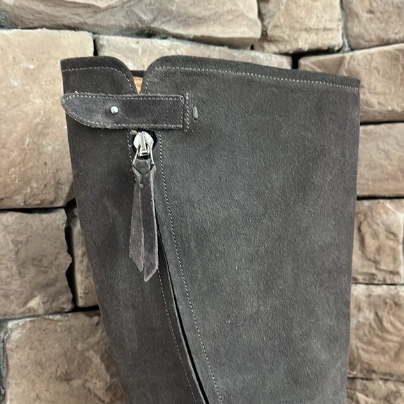 Alberto Fermani Gray‎ Suede Knee-High Boots / SZ 39 or 8.5-9 - Picture 3 of 13